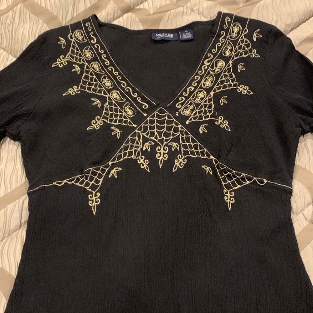 Women’s Crepy Material Bohemian V Neck Dressy Decorated Top Size Medium